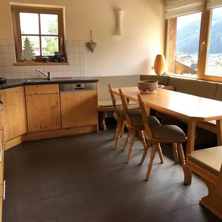 Schoeneben Traumhuette Holiday home Wald im Pinzgau