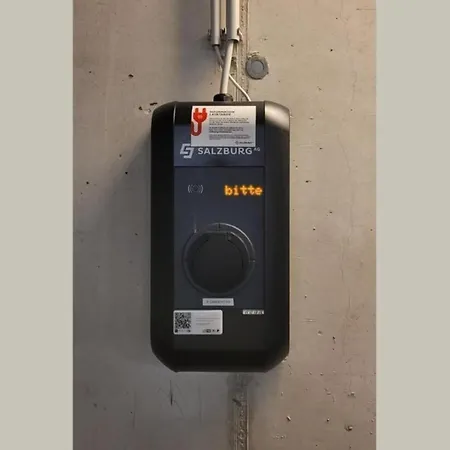 Schoeneben Traumhuette Wald im Pinzgau